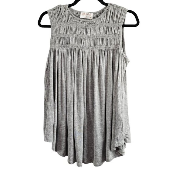 💥Allie Rose New Sleeveless Smocked Gray Flowy Boho Tank Top - Picture 1 of 6